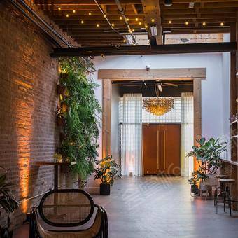 Curated Event Space in West Town - Perfect for Corporate Retreats and Events, Not-for Profit Fundraisers, Team Gatherings and Creative Retreats, Photo & Video Shoots